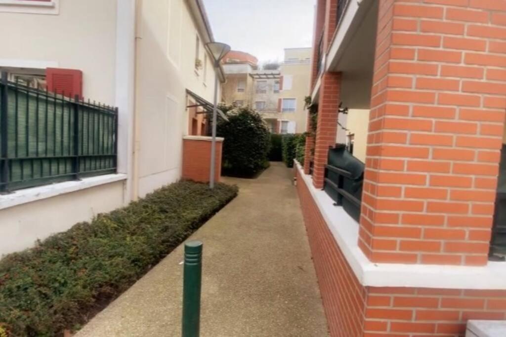 Ferienwohnung Les Grenats Conflans-Sainte-Honorine Exterior foto